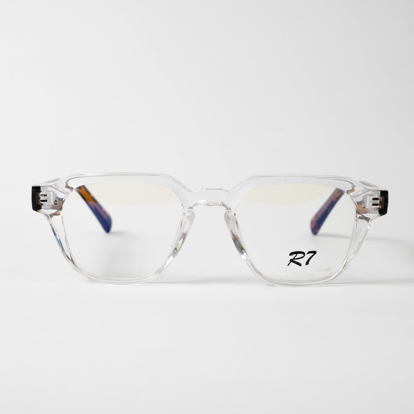 R7 bold 02